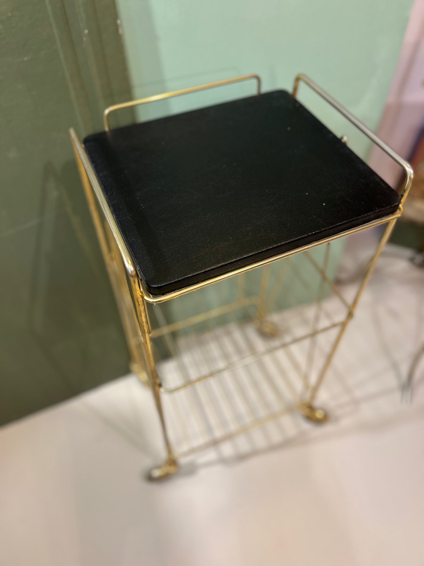 Desserte vintage dorée