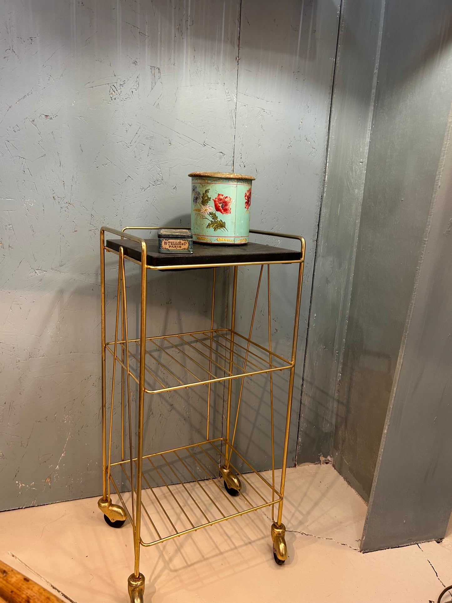 Desserte vintage dorée