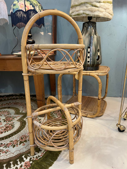 Desserte porte bouteilles en rotin vintage