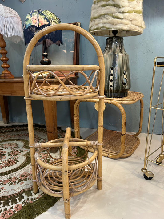 Desserte porte bouteilles en rotin vintage